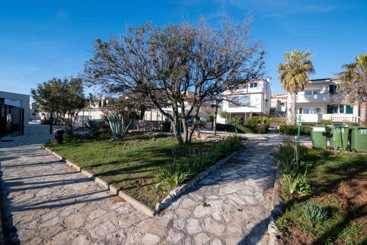 Apartments Malic Petrcane Exterior photo