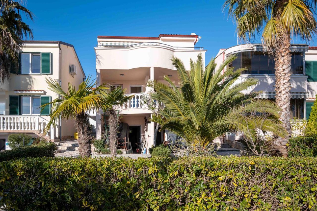 Apartments Malic Petrcane Exterior photo